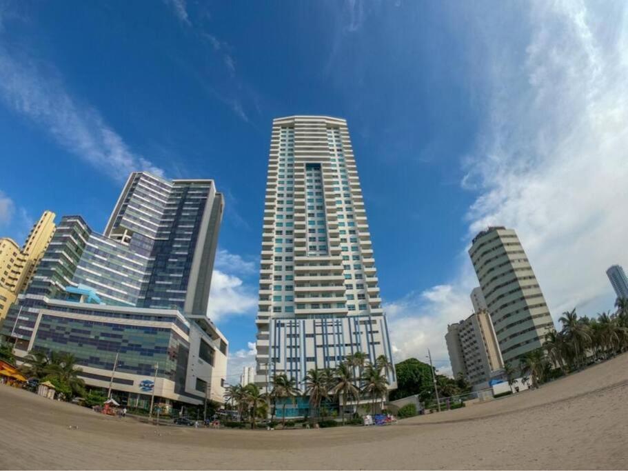 PHENOMENAL 2 Bedroom Suite with oceanview balcony!