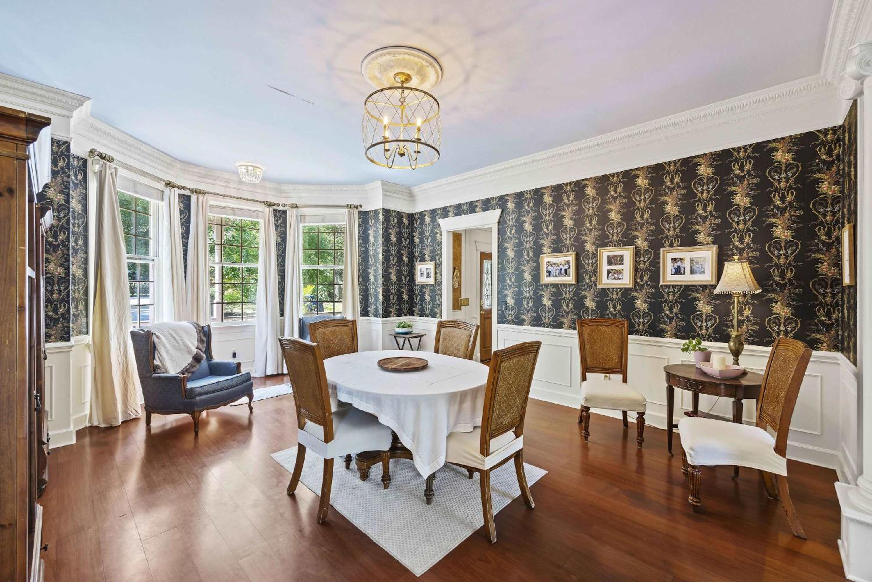Charming Lakefront Home in Maclaura Hall view 4