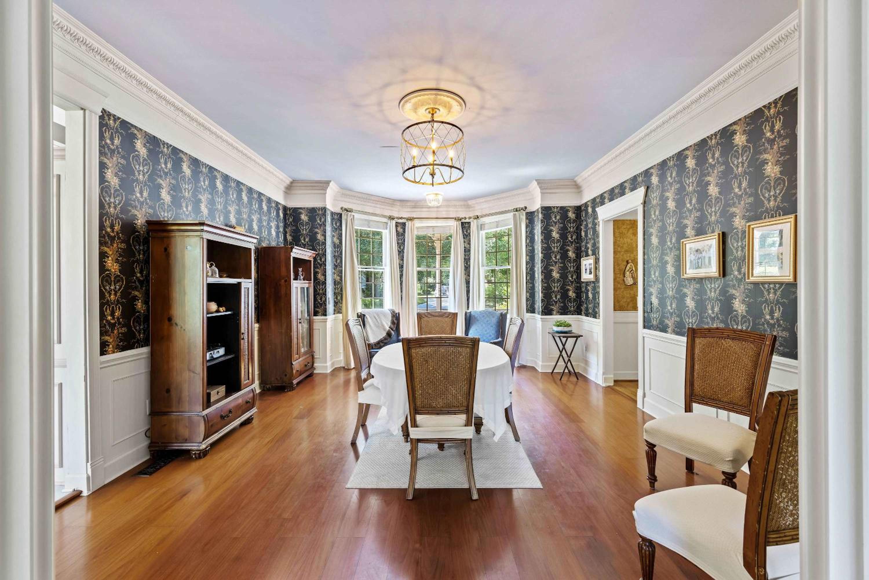 Charming Lakefront Home in Maclaura Hall view 3