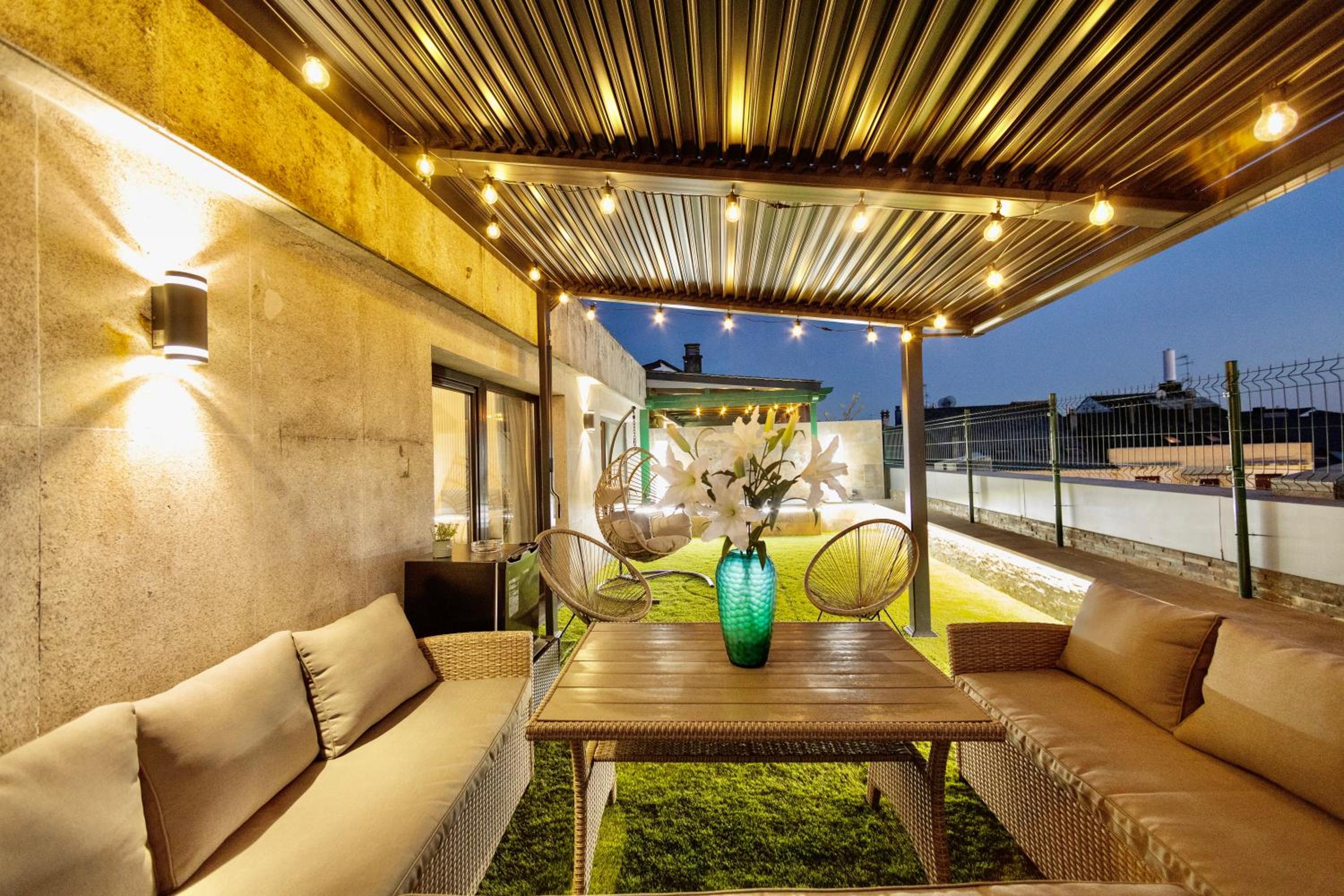 Lucus Skyline & Terrace by Lugo Collection