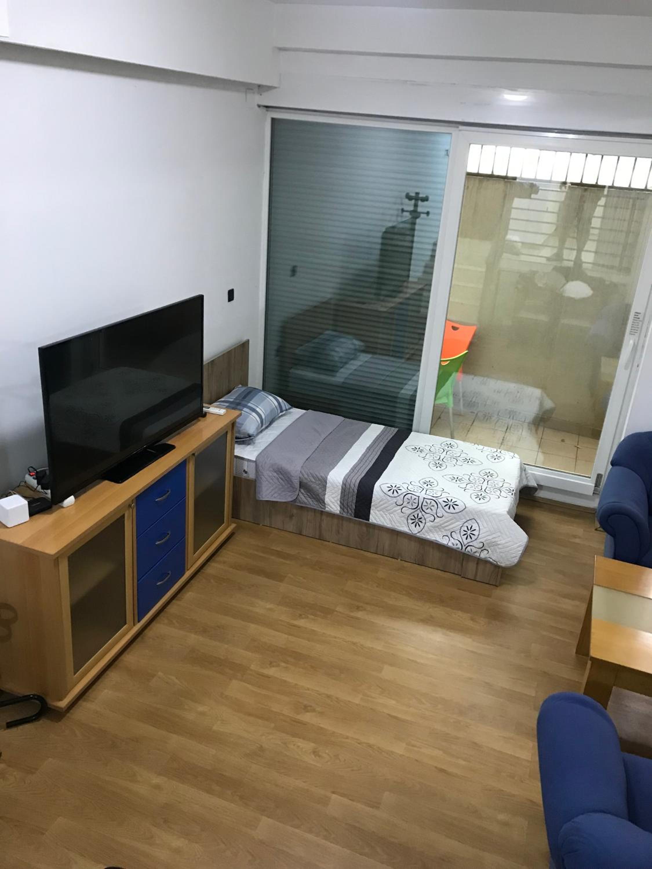 SWEET BASEMENT SUTEREN APARTMENTS parking 5 euro view 5