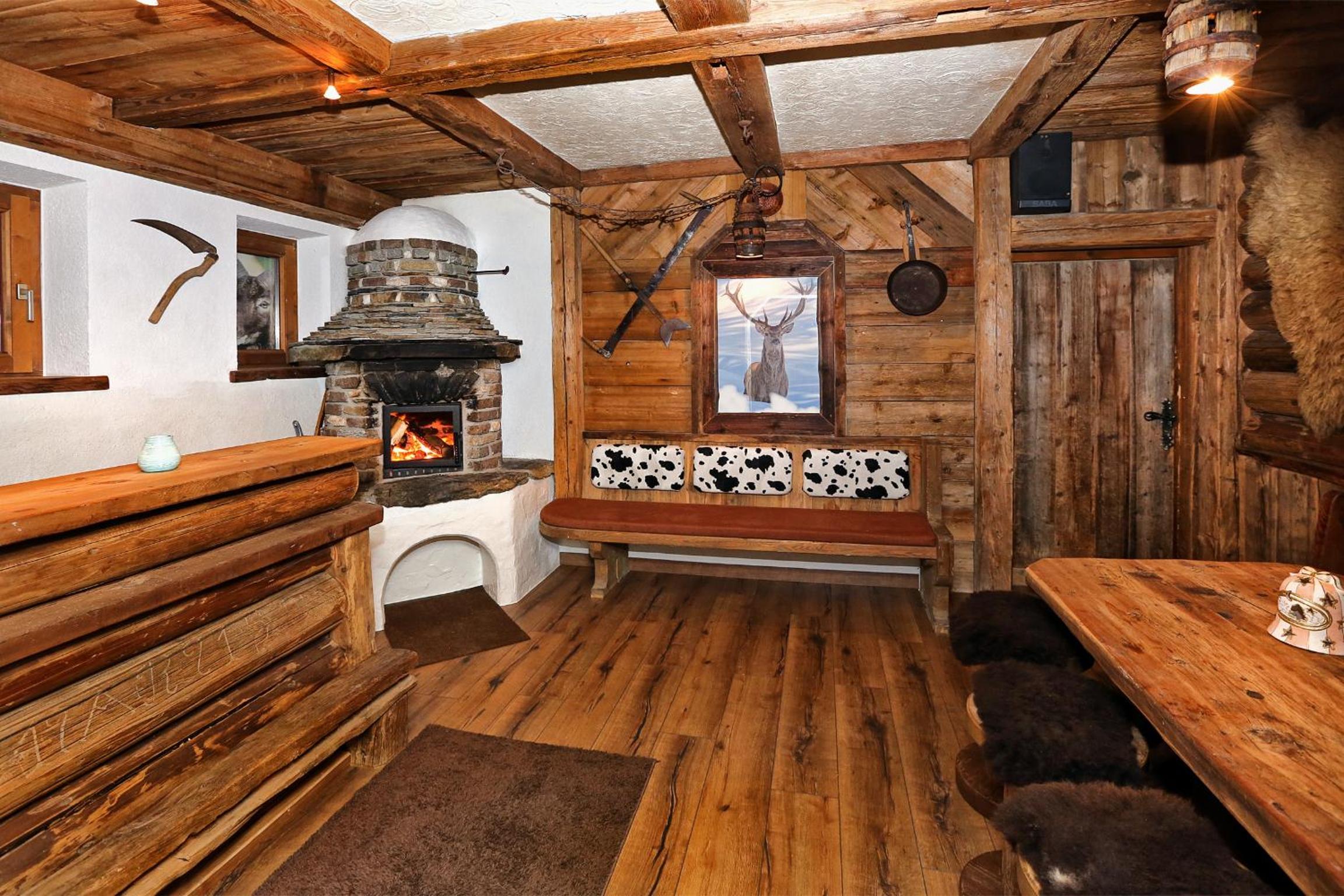 A CASA Rubin Chalet & Studio Resort