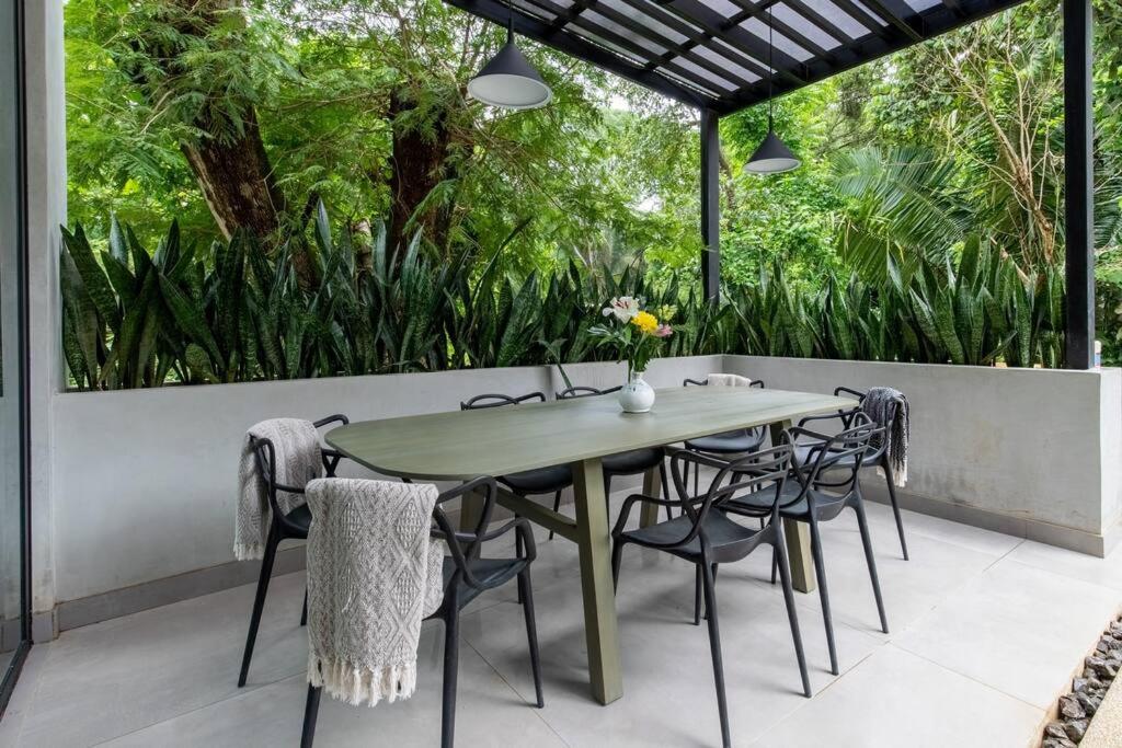 Stylish Modern Villa With Optional 4x4 SUV and ATV