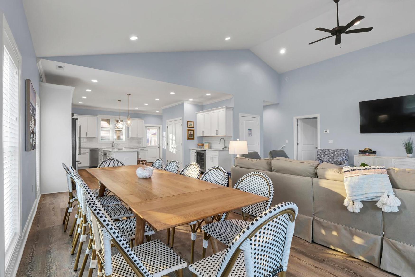 Rising Tide by Sea Scape Properties view 5