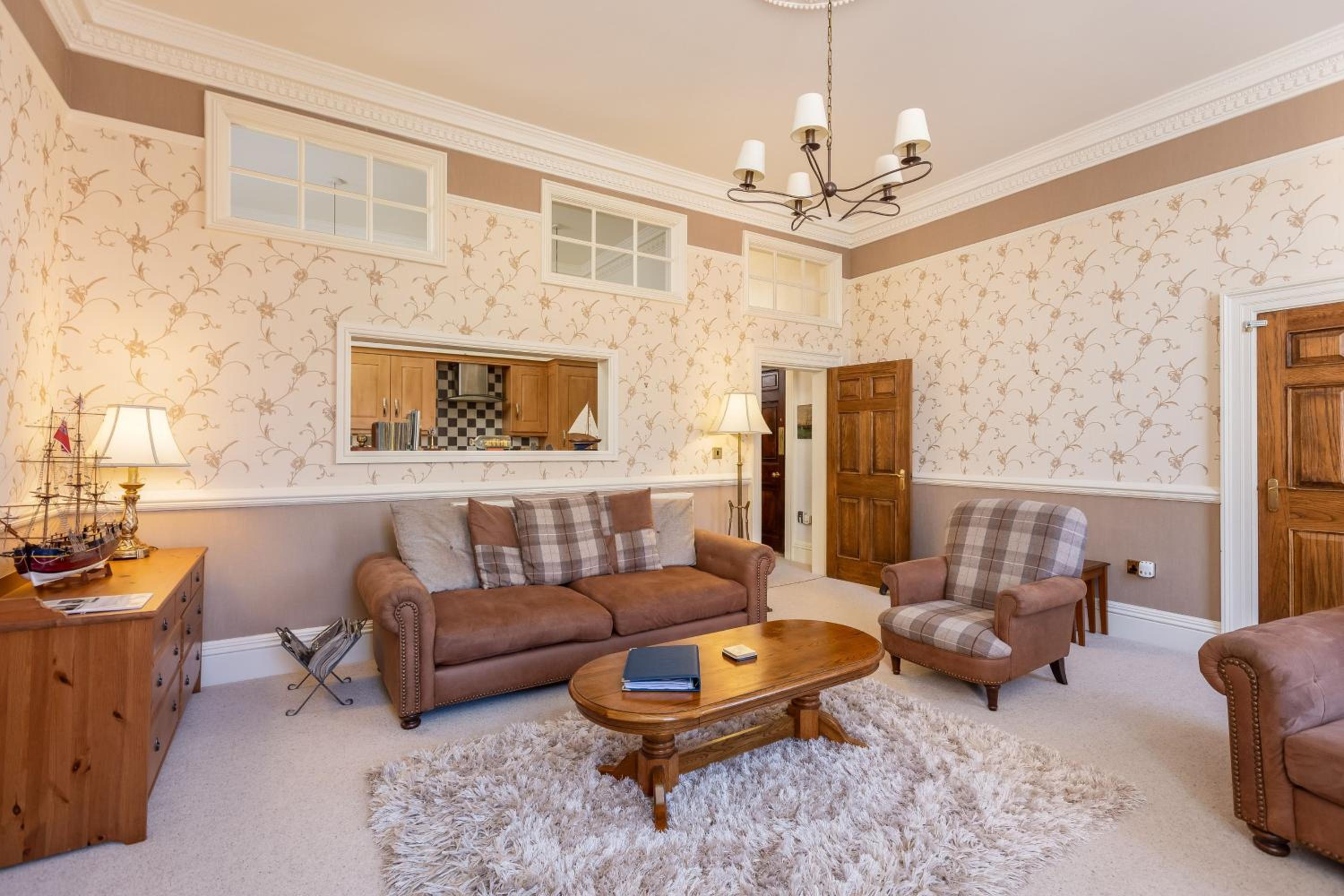 Mariners Hall - Elegant Apartment close to Whitby Town Centre view 2