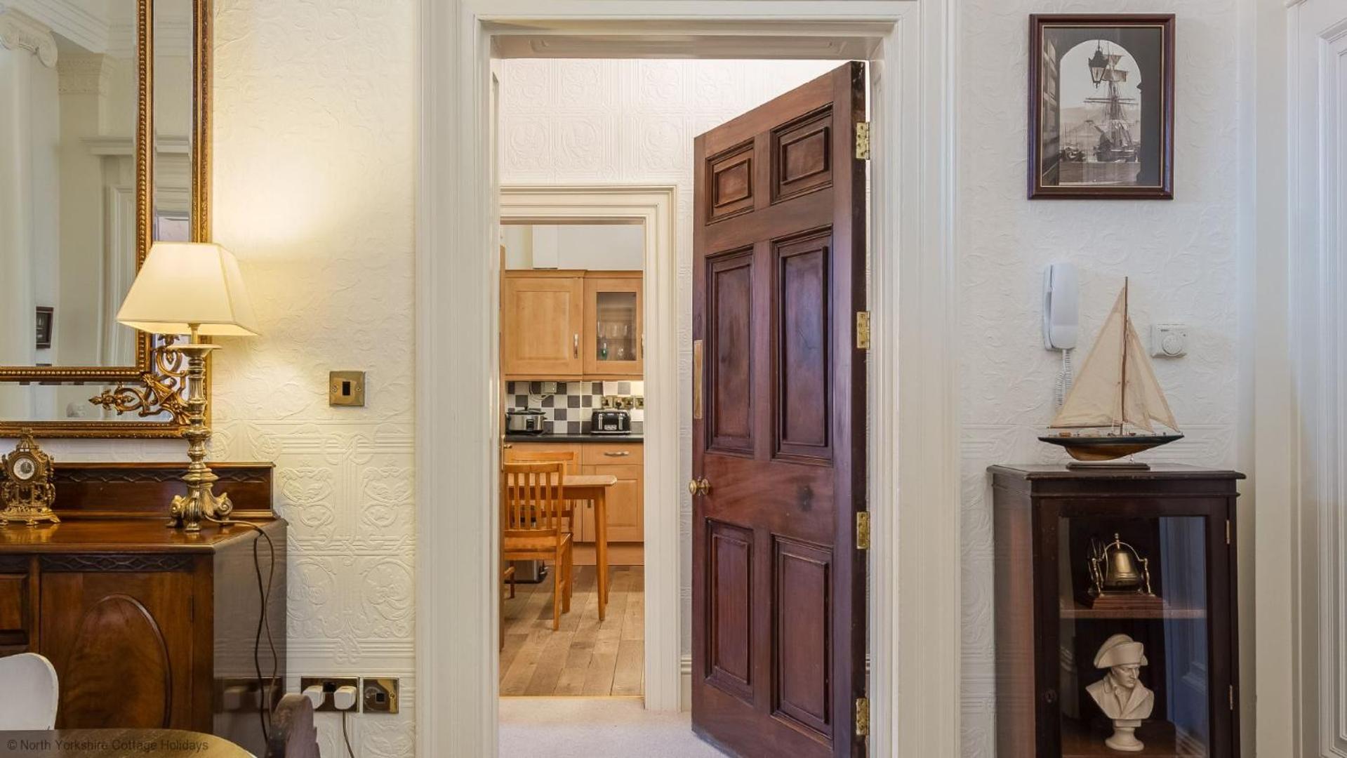 Mariners Hall - Elegant Apartment close to Whitby Town Centre view 4