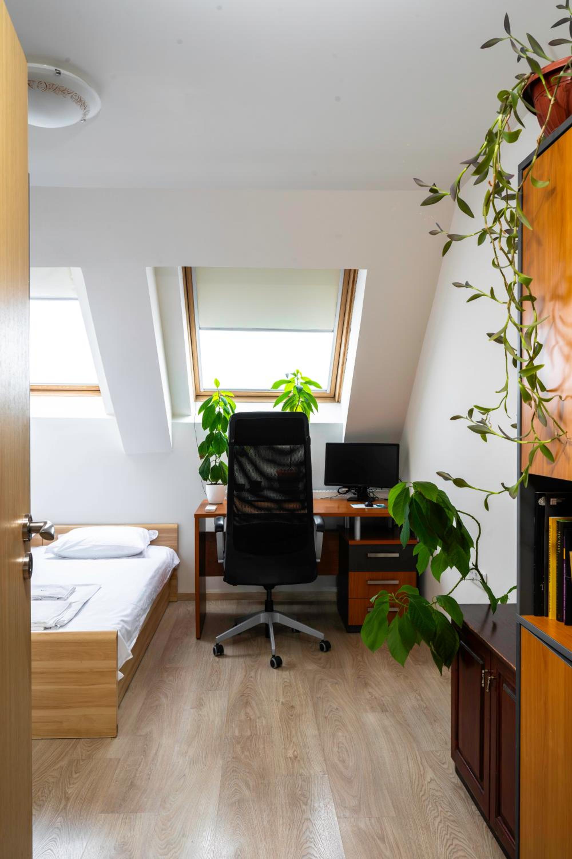 Spacious 2BD Flat with Secure Free Parking by Flat Mаnager