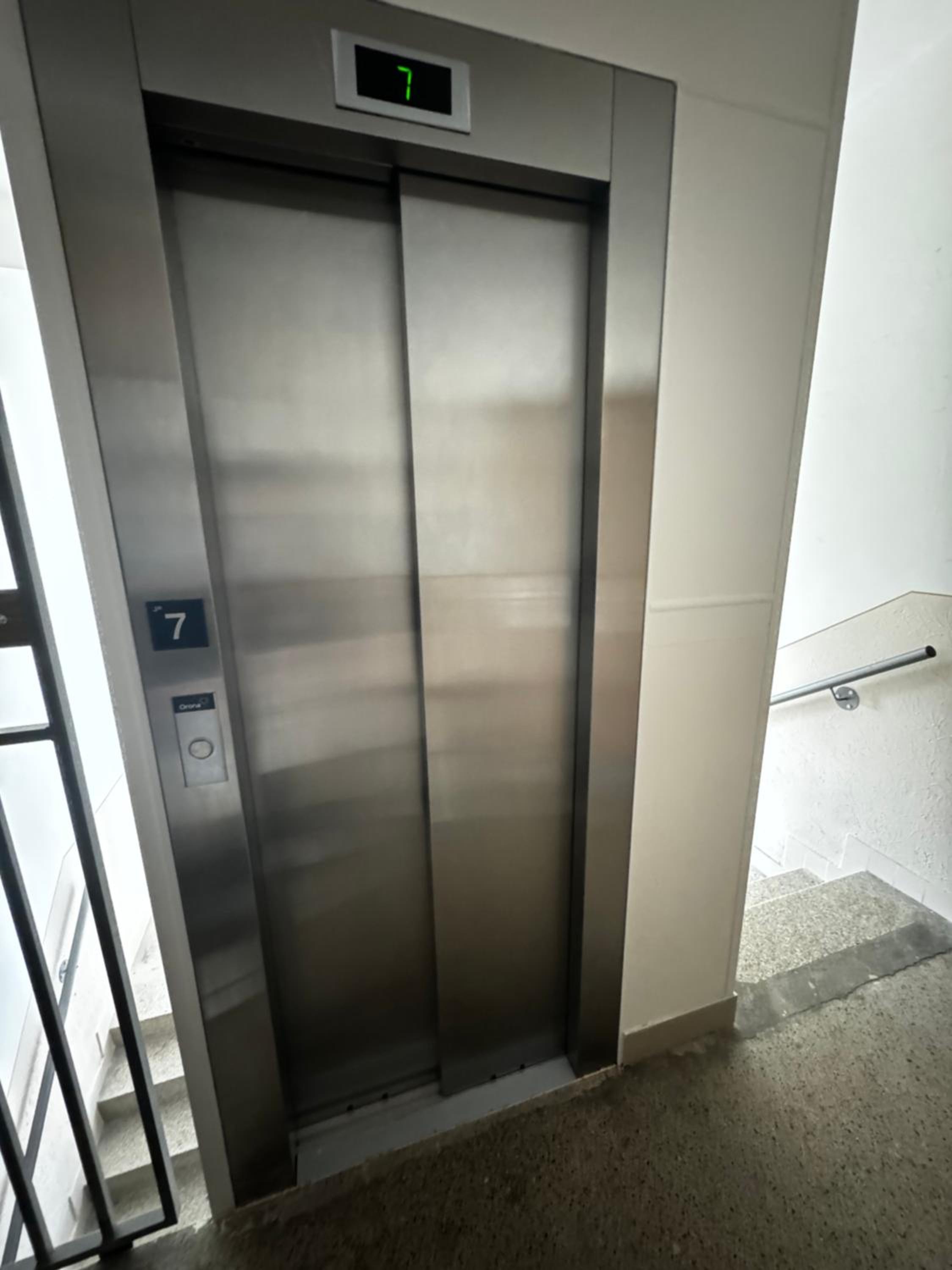 Modern Central Apartment view 5