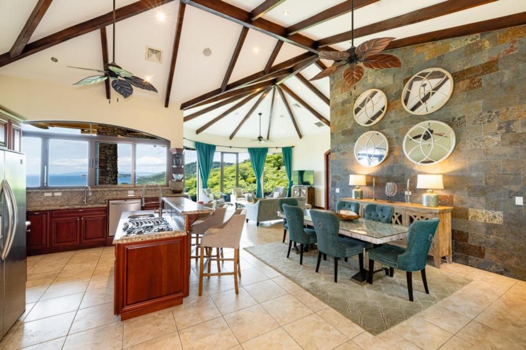 Casa Texvol 3br Villa W Ocean View Pool