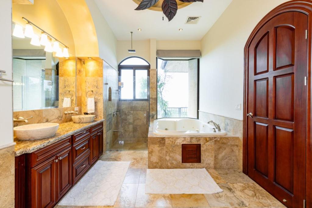 Casa Texvol 3br Villa W Ocean View Pool