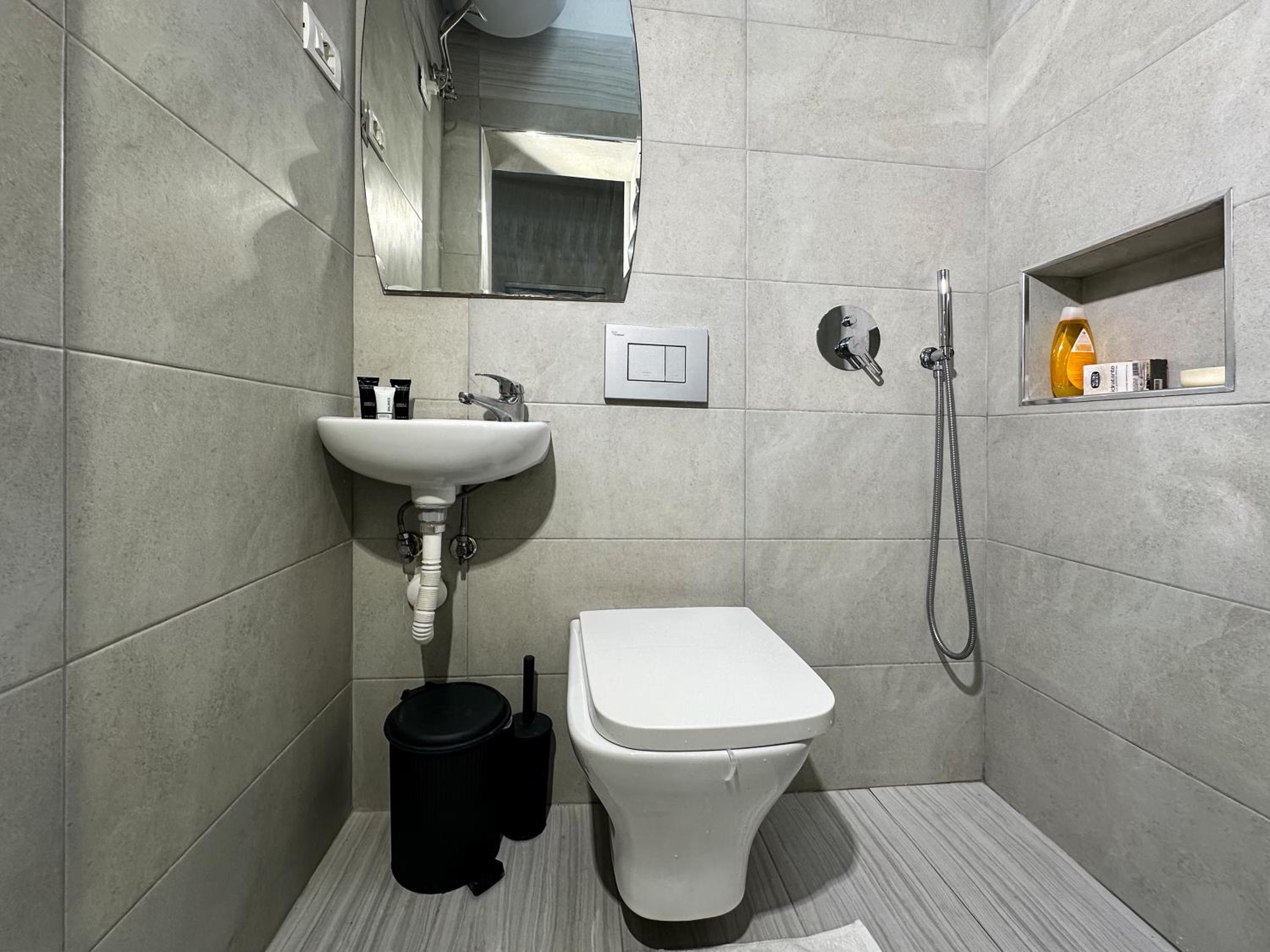 Home Select Tirana 3