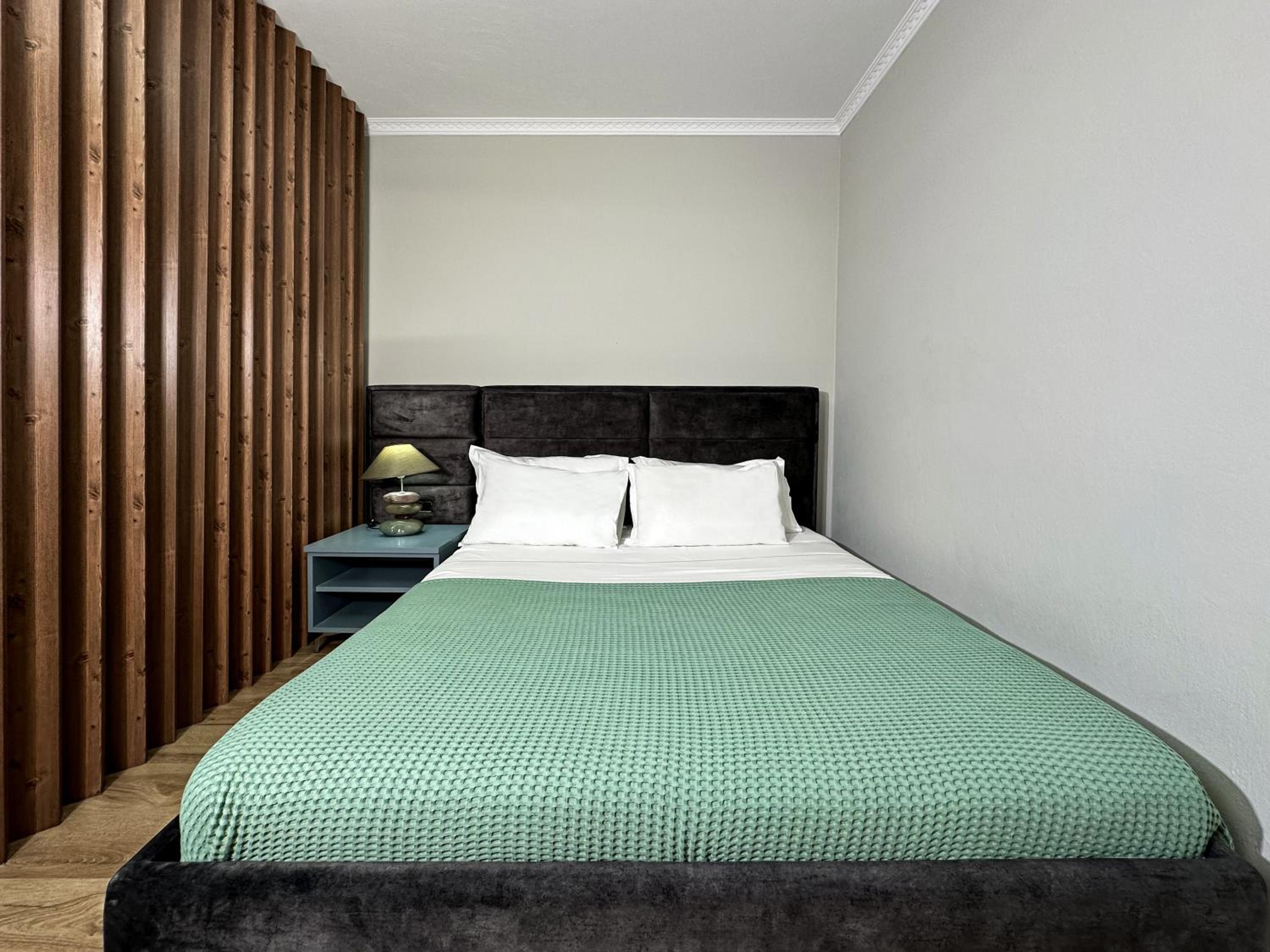 Home Select Tirana 3