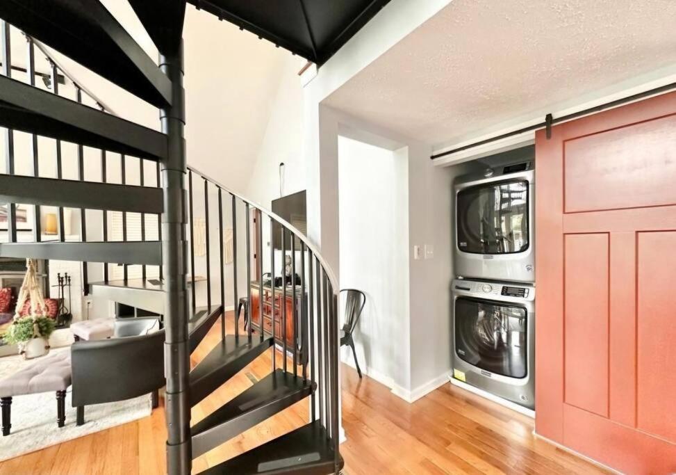 Escape to The Woods, Mountain View, Hot Tub, Golf view 4