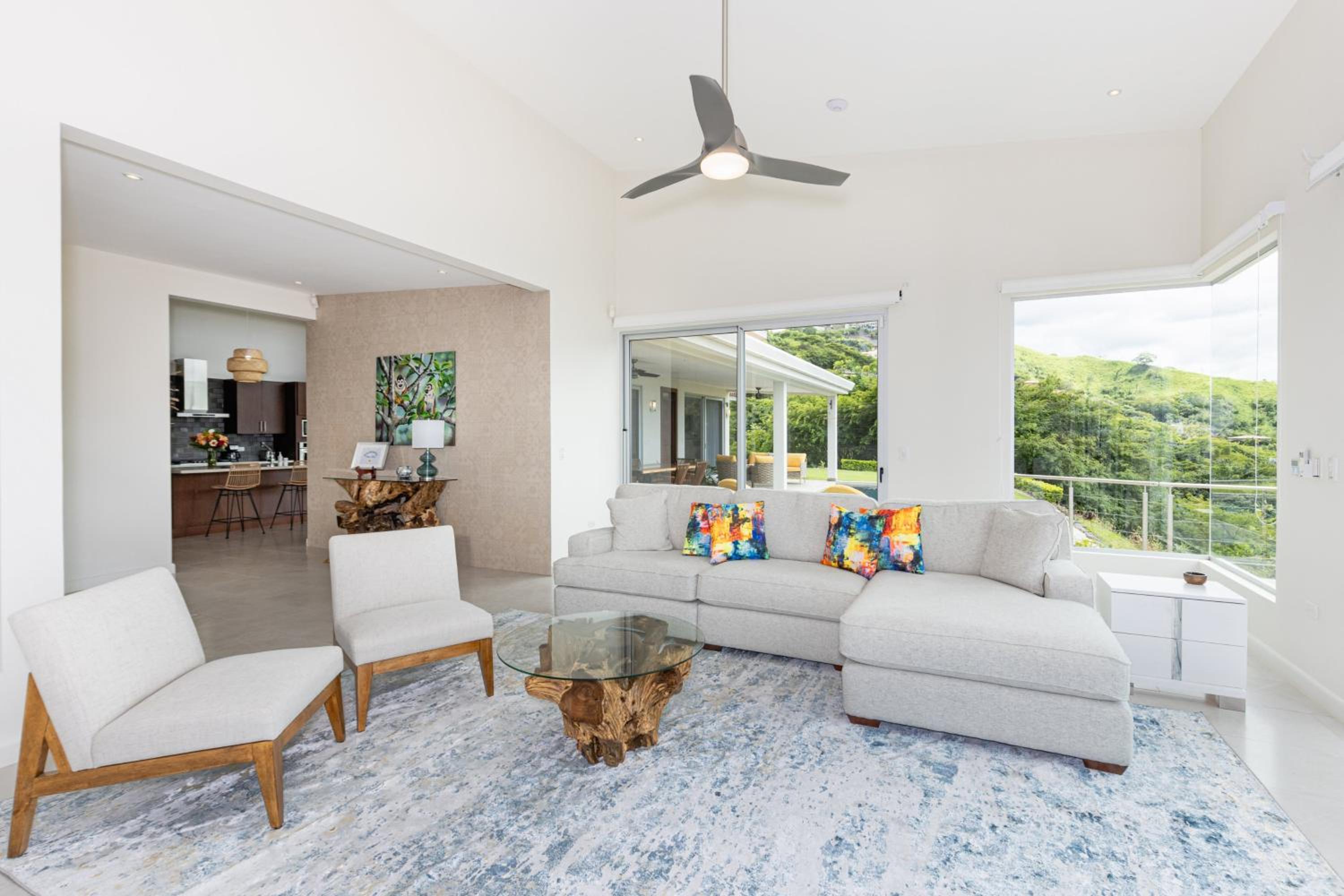 Casa Plumnelly Ocean-view Hillside Villa