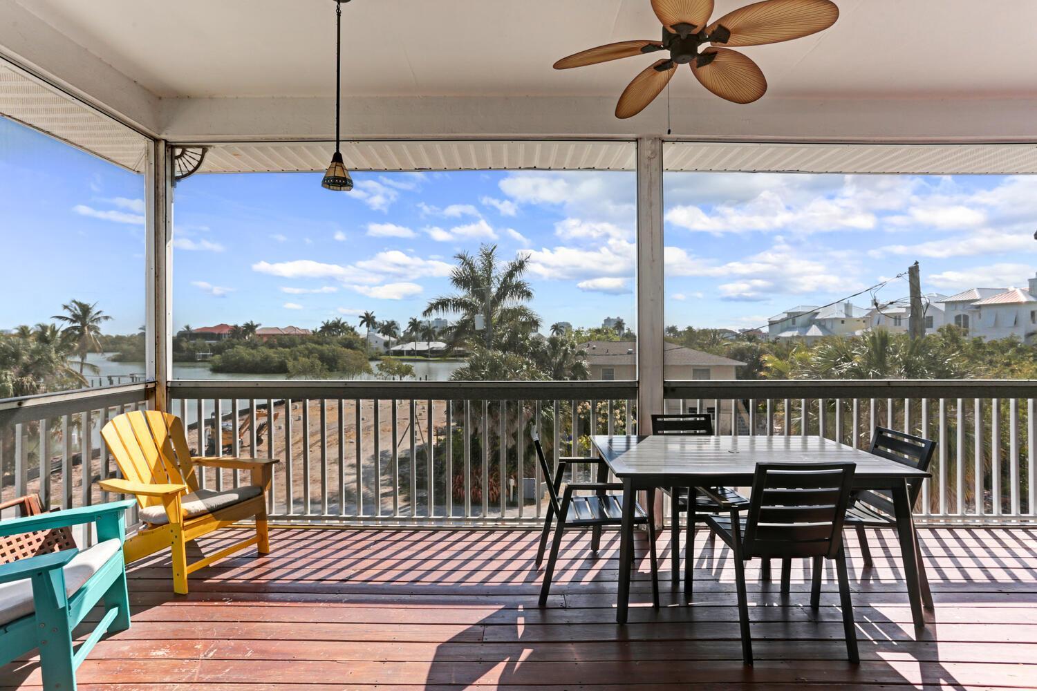 The Perfect Beach Getaway, 2 Bedroom, 2-Bath Home, Sleeps 7 view 5