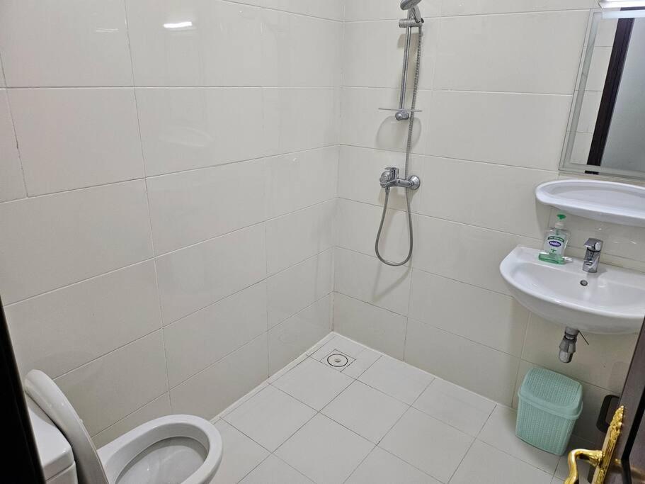Best Appartment in Al Khuwair view 4