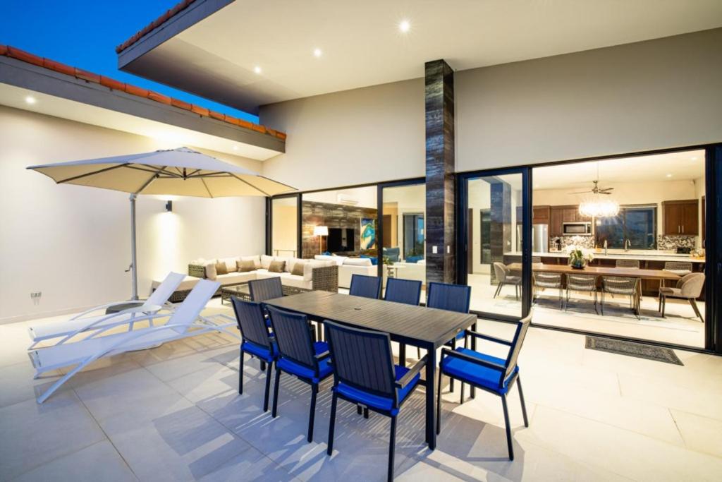Casa Napoleon New Luxe 4BR Villa w Ocean View