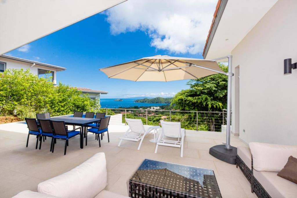 Casa Napoleon New Luxe 4BR Villa w Ocean View
