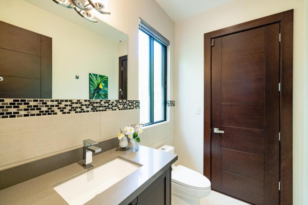 Casa Napoleon New Luxe 4BR Villa w Ocean View