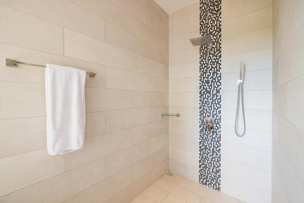 Casa Napoleon New Luxe 4BR Villa w Ocean View