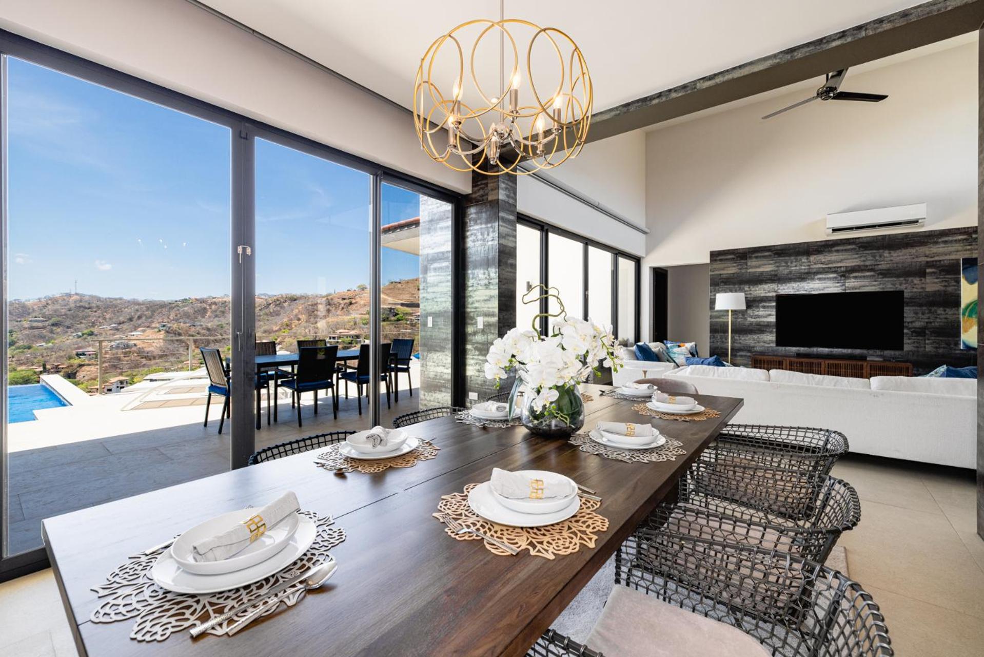 Casa Napoleon New Luxe 4BR Villa w Ocean View