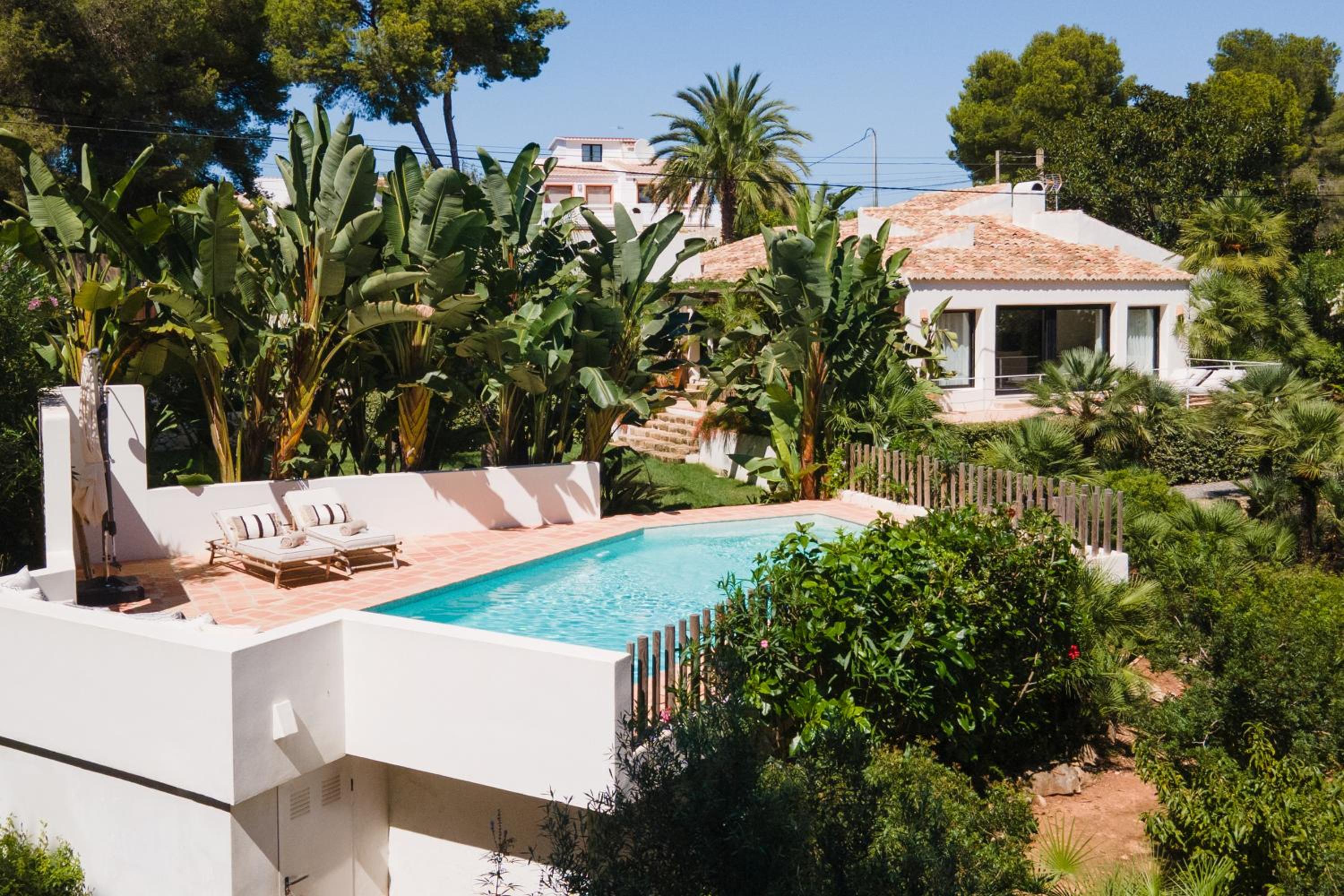 Ca Jardi, Luxury Ibiza-Style villa with private pool, Javea view 2