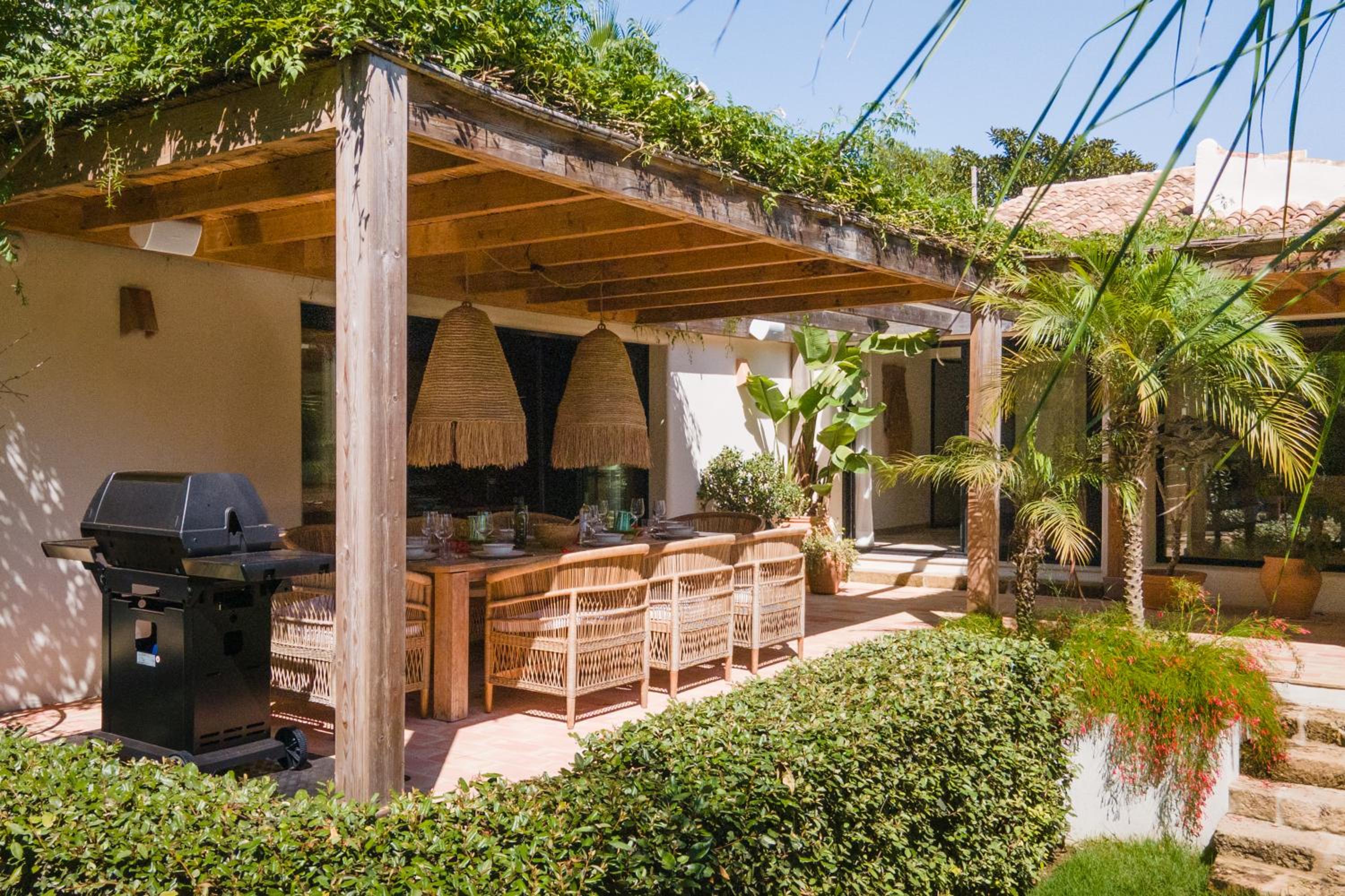 Ca Jardi, Luxury Ibiza-Style villa with private pool, Javea view 5