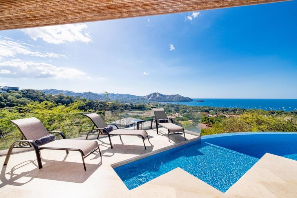 Pacifico 104 Casa Skyfall