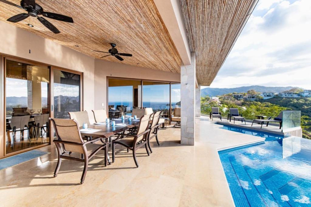 Pacifico 104 Casa Skyfall