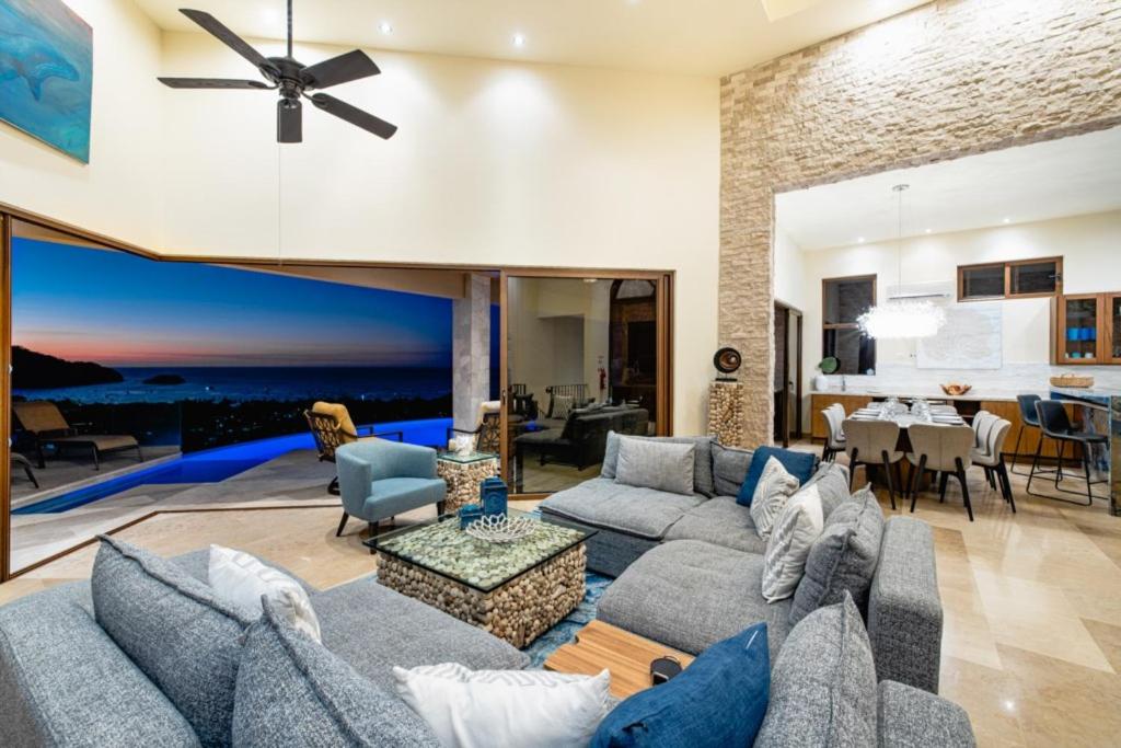 Pacifico 104 Casa Skyfall