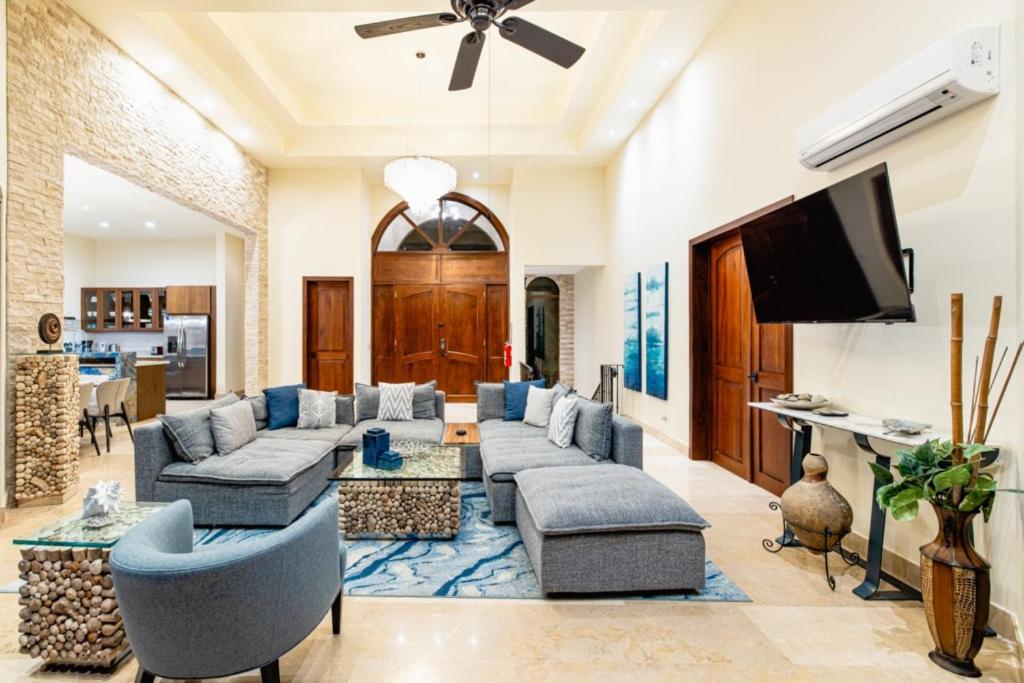 Pacifico 104 Casa Skyfall