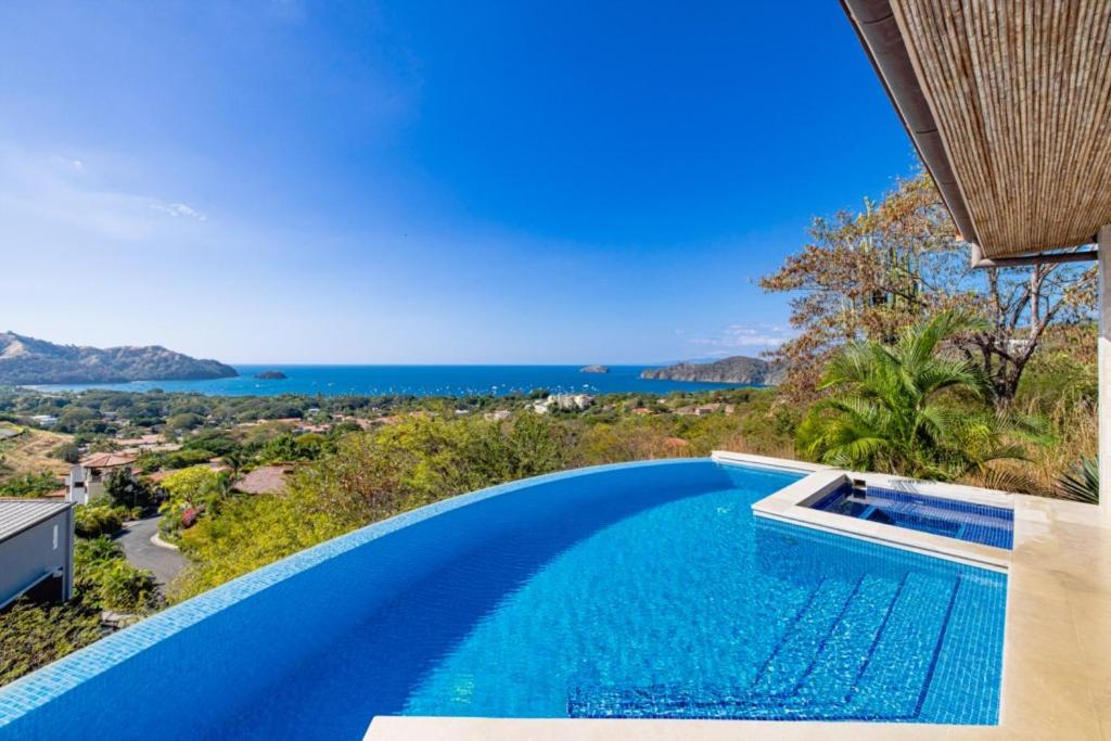 Pacifico 104 Casa Skyfall