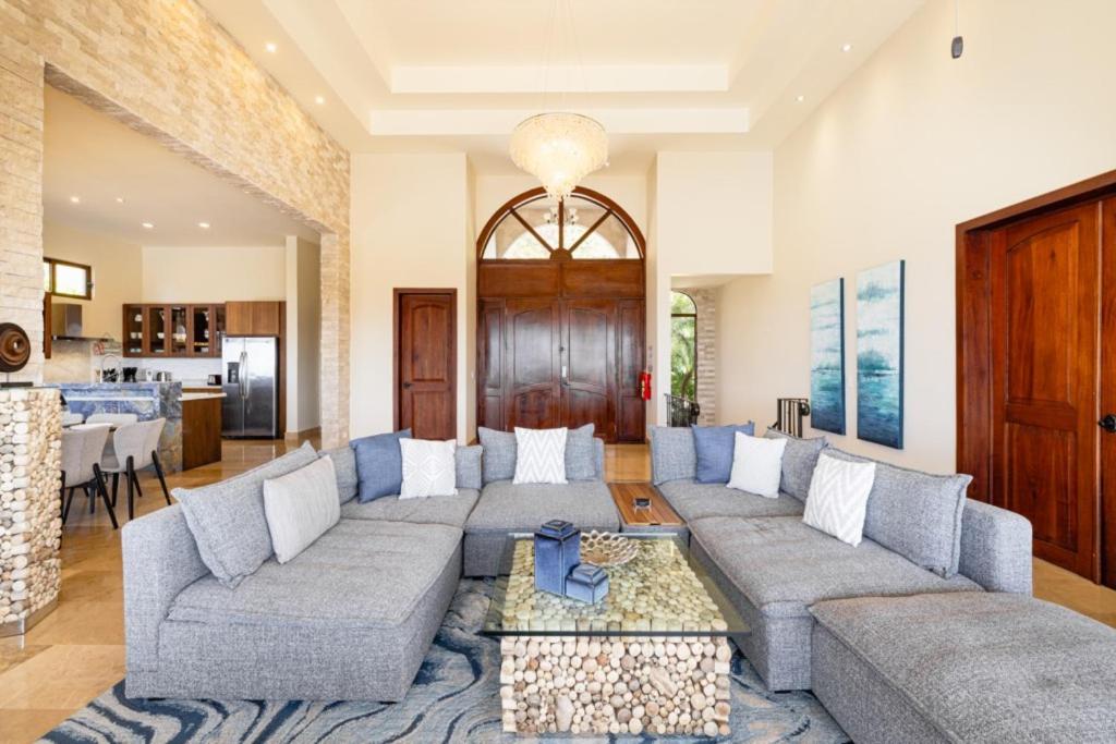 Pacifico 104 Casa Skyfall