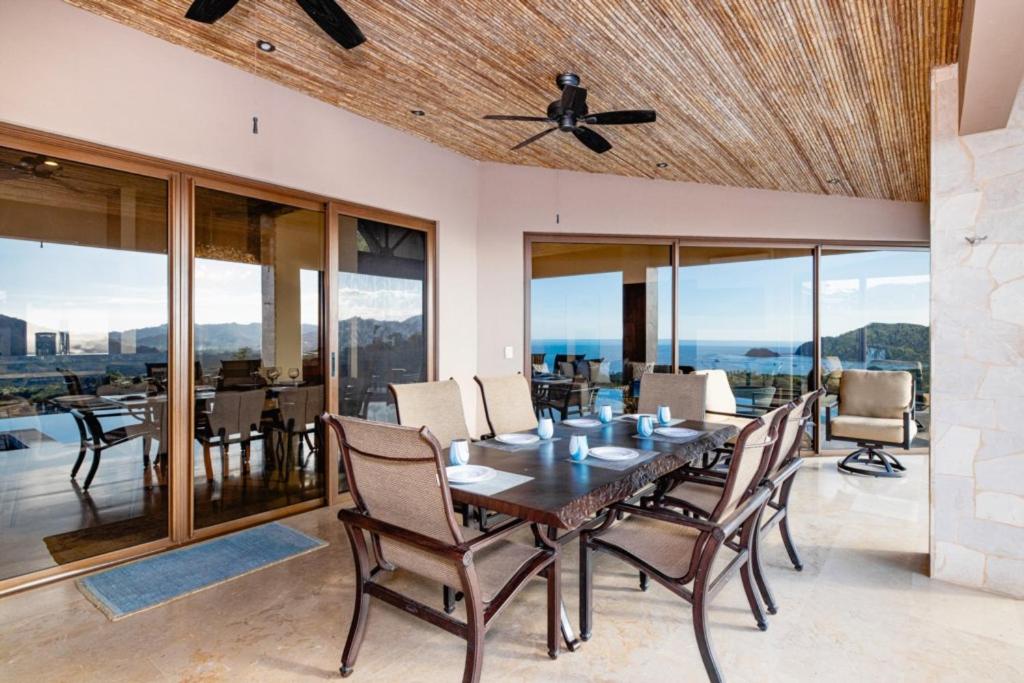 Pacifico 104 Casa Skyfall