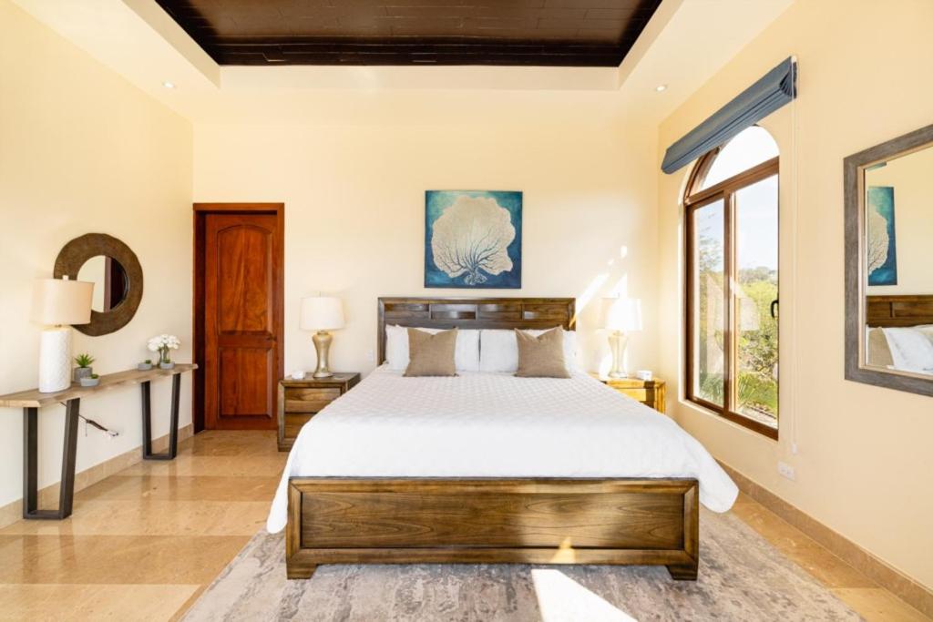 Pacifico 104 Casa Skyfall