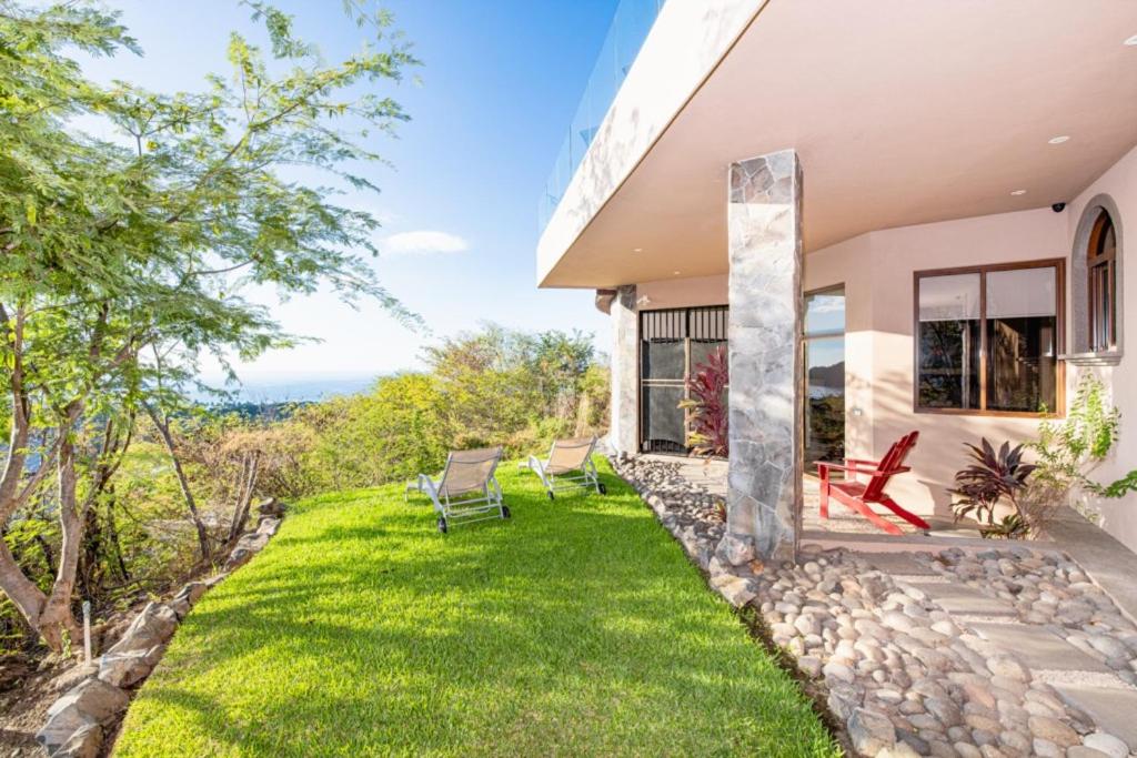 Pacifico 104 Casa Skyfall