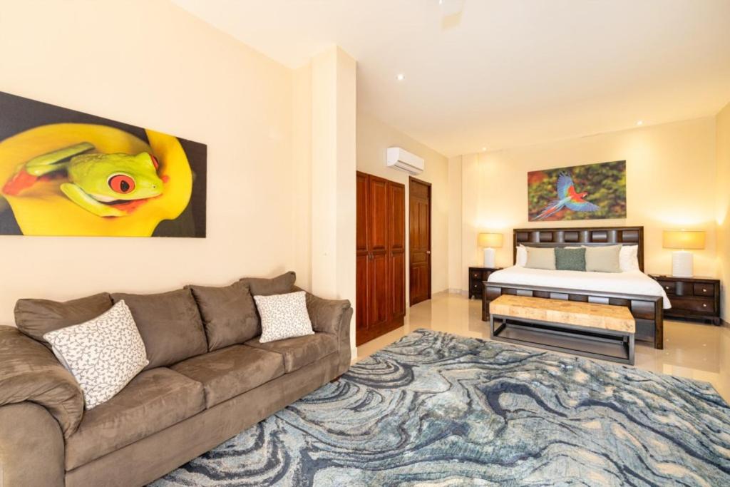 Pacifico 104 Casa Skyfall
