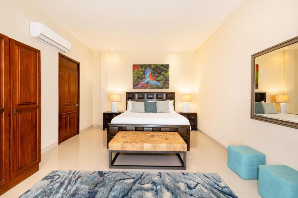 Pacifico 104 Casa Skyfall