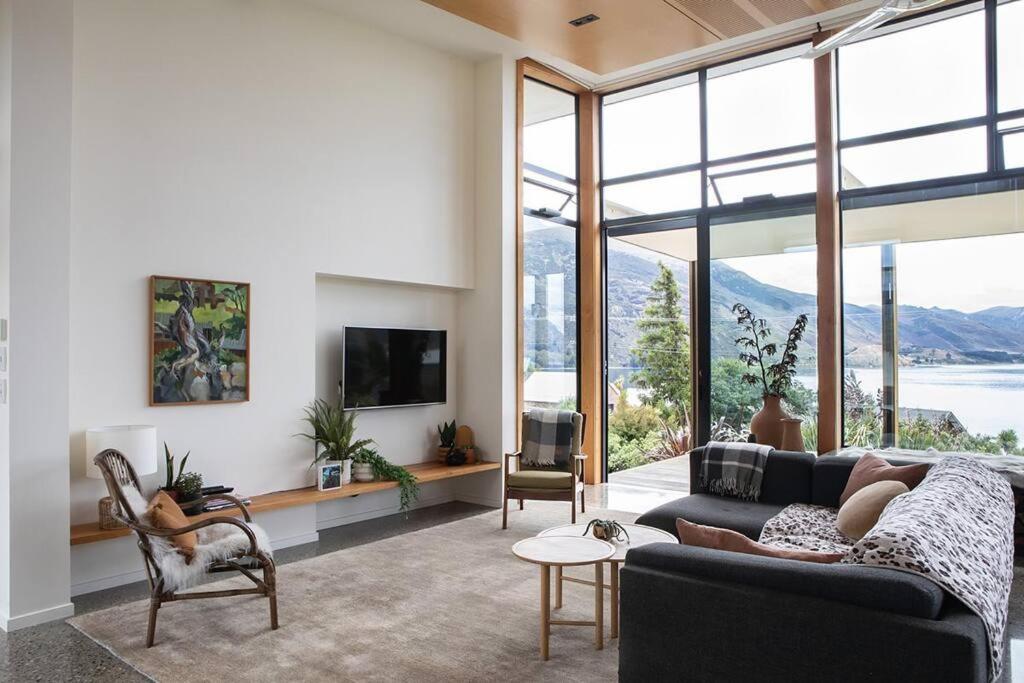 Archtecturally Designed Home with Stunning Views