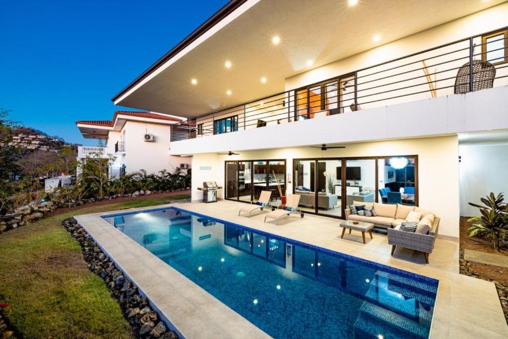 Casa Blanca 3 Master Suites & Pool Walk To Beach