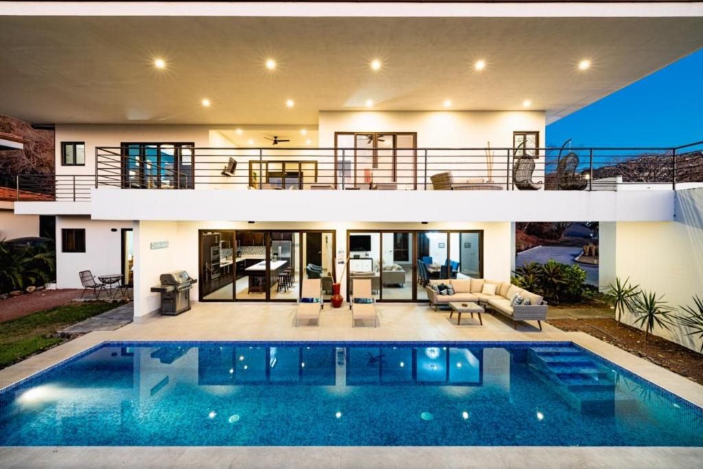 Casa Blanca 3 Master Suites & Pool Walk To Beach