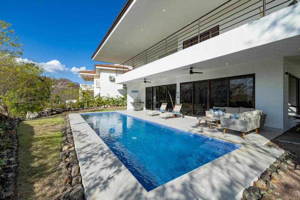 Casa Blanca 3 Master Suites & Pool Walk To Beach