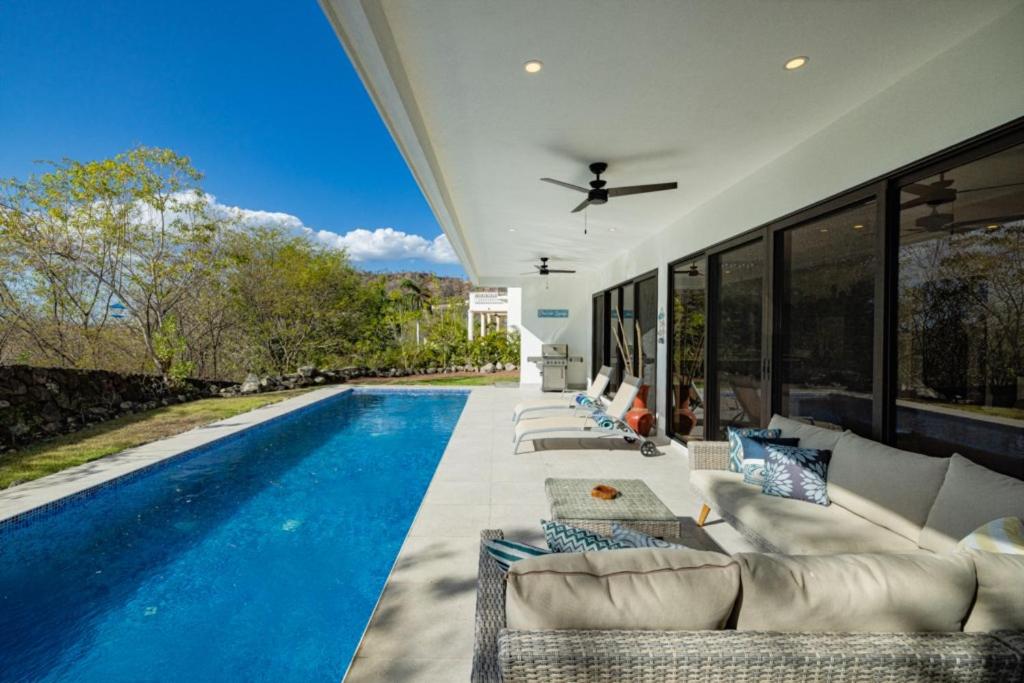 Casa Blanca 3 Master Suites & Pool Walk To Beach