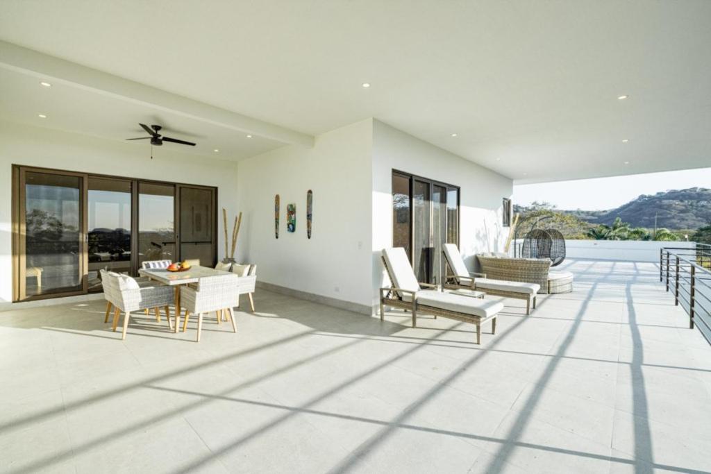 Casa Blanca 3 Master Suites & Pool Walk To Beach