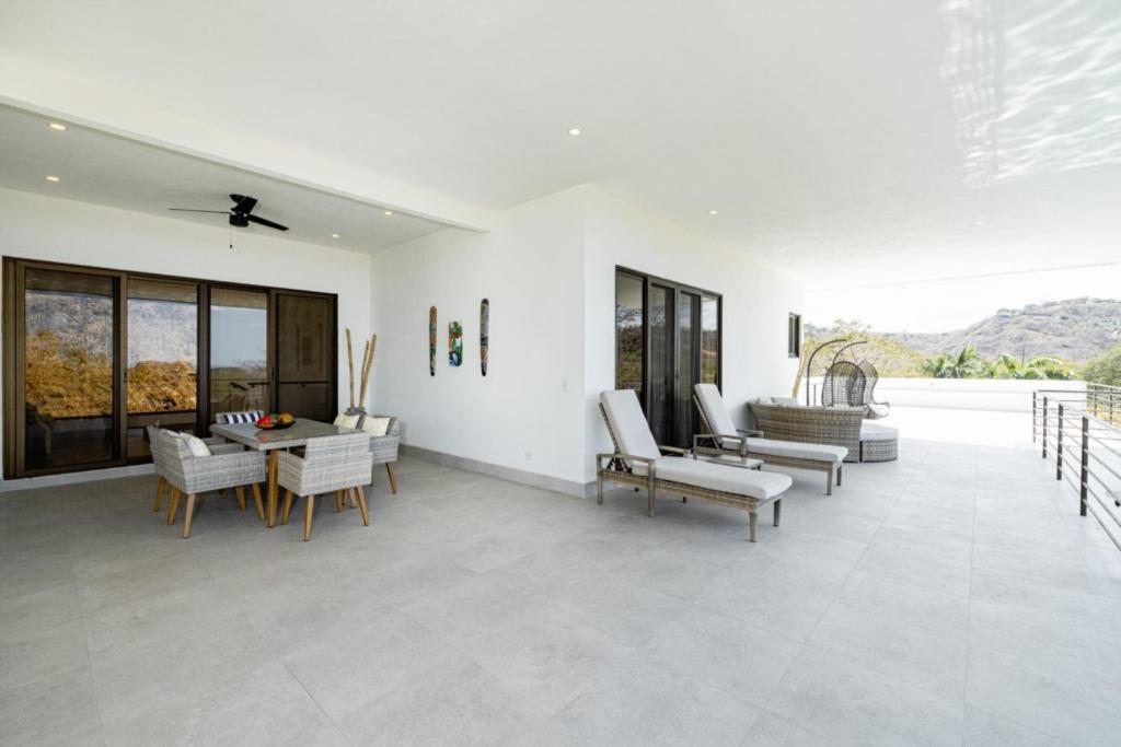 Casa Blanca 3 Master Suites & Pool Walk To Beach