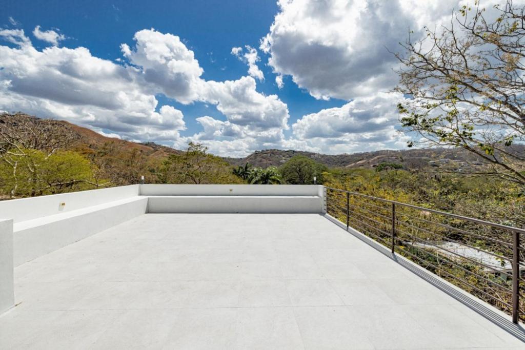 Casa Blanca 3 Master Suites & Pool Walk To Beach