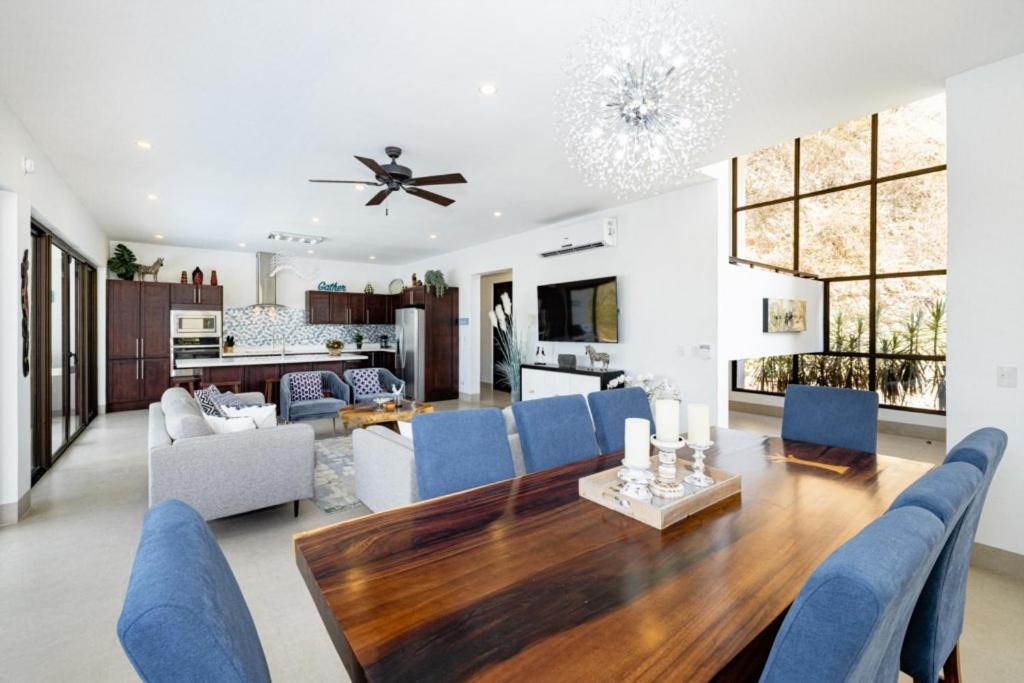 Casa Blanca 3 Master Suites & Pool Walk To Beach