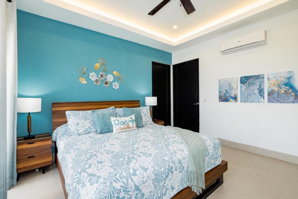 Casa Blanca 3 Master Suites & Pool Walk To Beach
