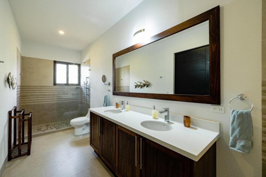 Casa Blanca 3 Master Suites & Pool Walk To Beach