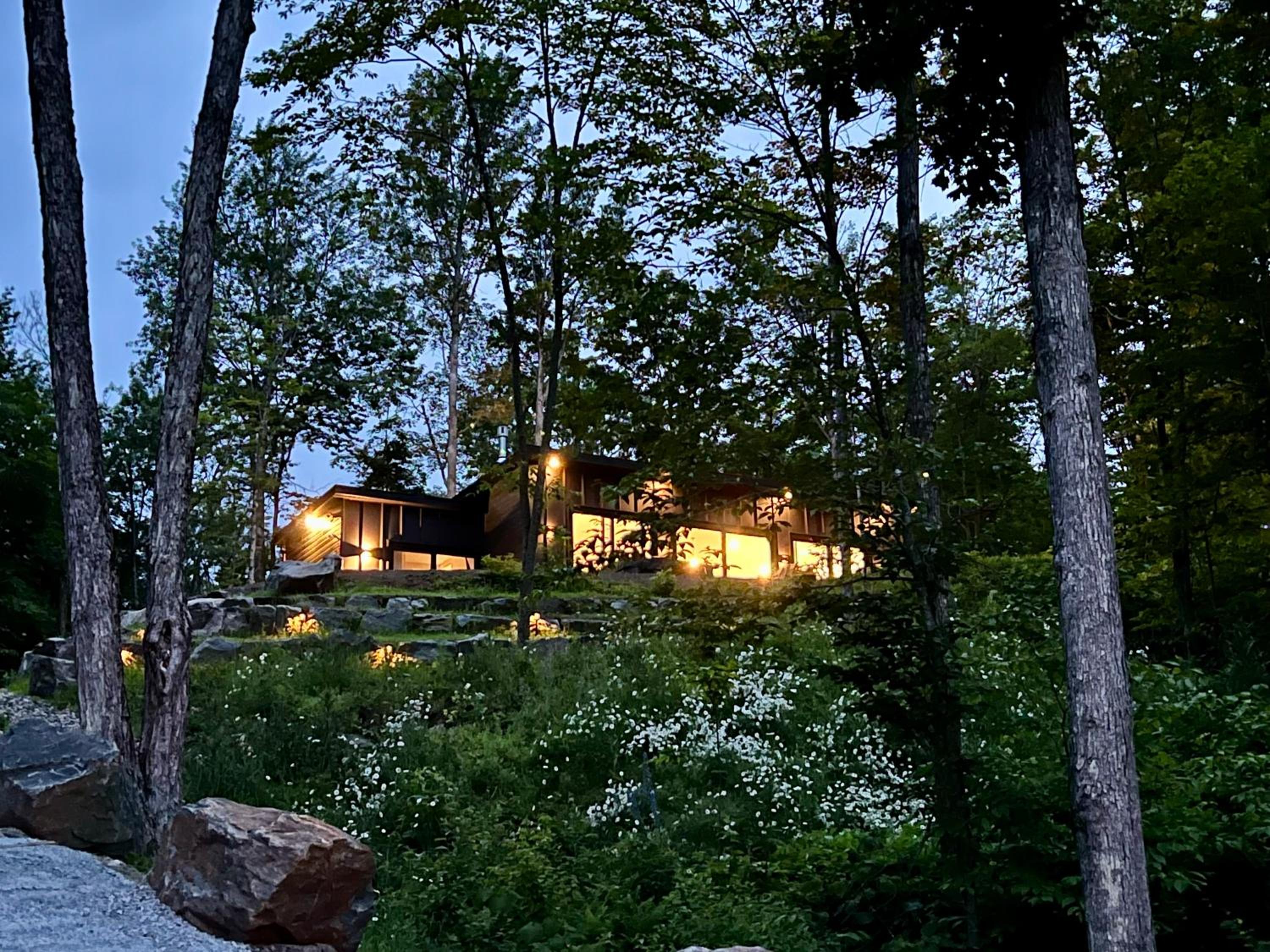 DAX HOUSE Stunning Mont-Tremblant Getaway Retreat
